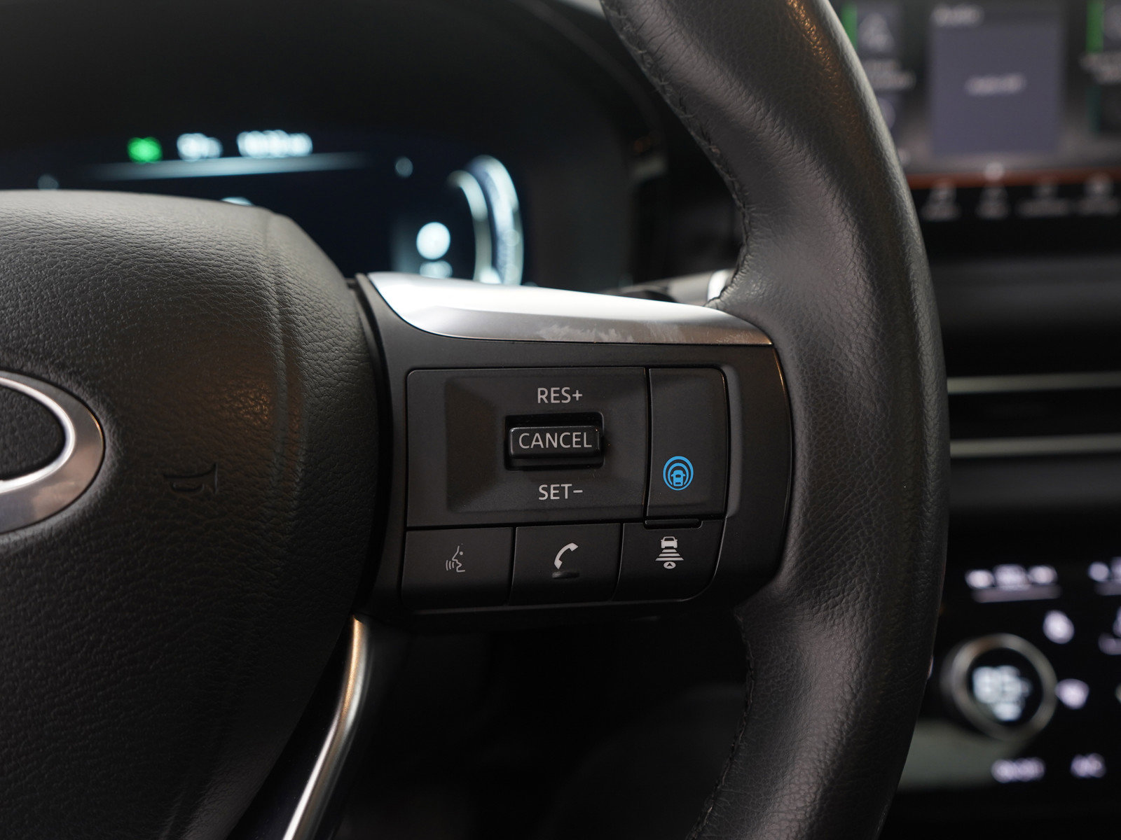 Used 2024 INFINITI QX60 Luxe image 32