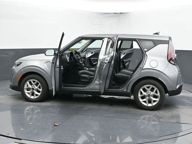 Used 2025 Kia Soul LX w/ LX Technology Package image 51