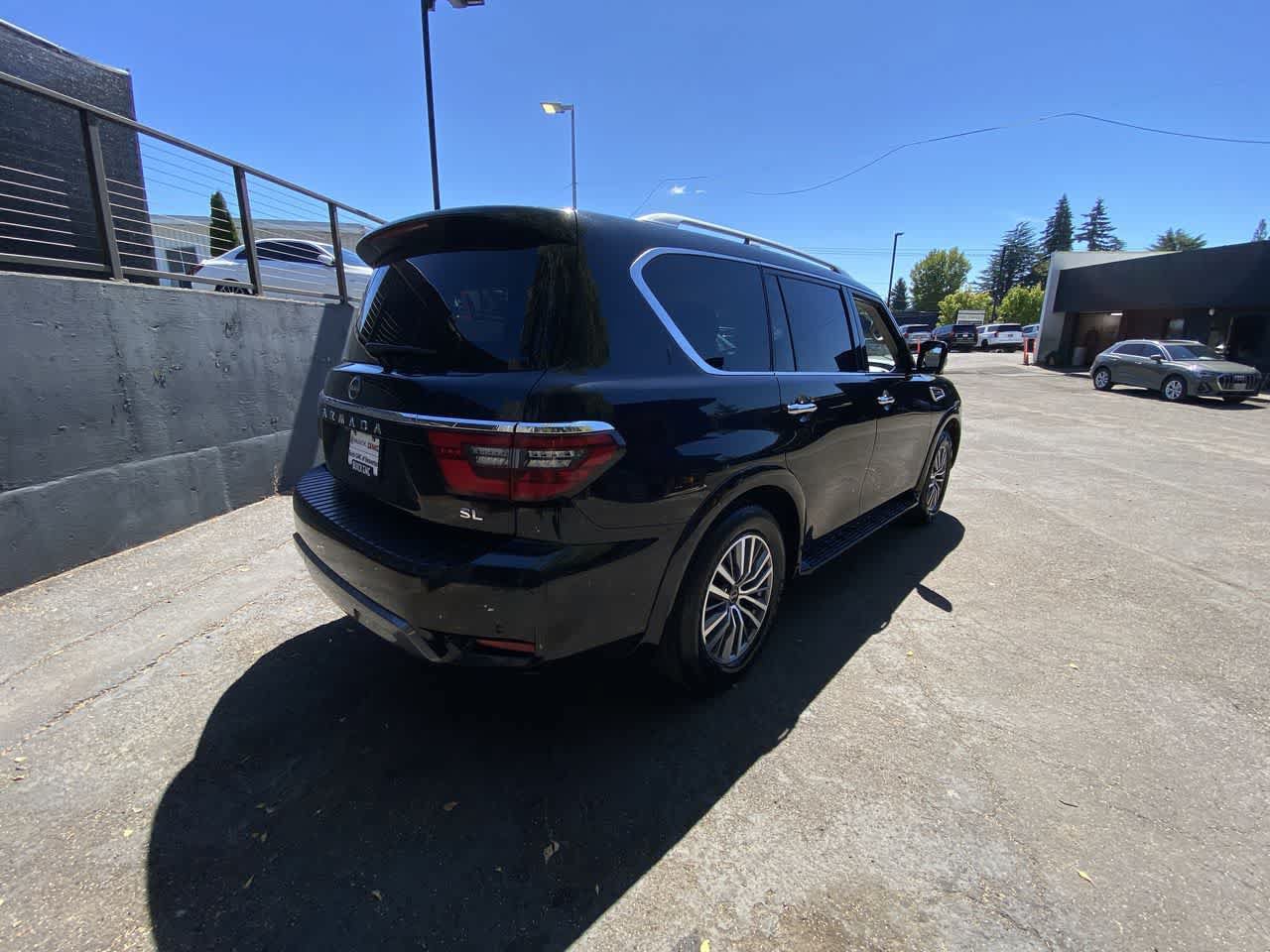 Used 2024 Nissan Armada SL w/ Captain's Chairs Package AWD/4WD image 6