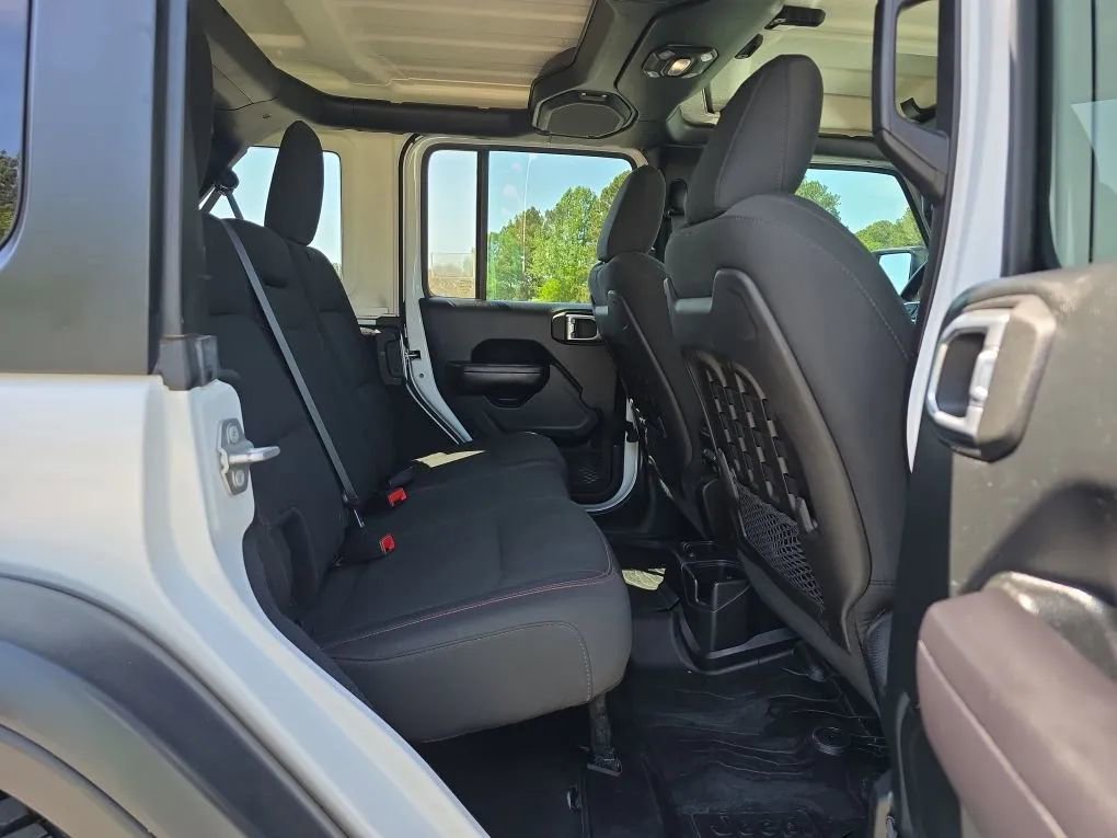 Used 2018 Jeep Wrangler Unlimited Rubicon AWD/4WD image 44