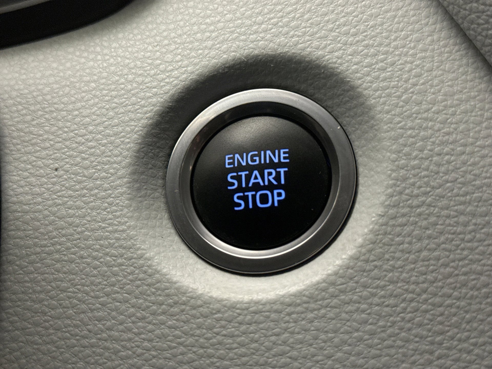 Used 2019 Toyota Corolla SE w/ SE Option Package FWD image 18