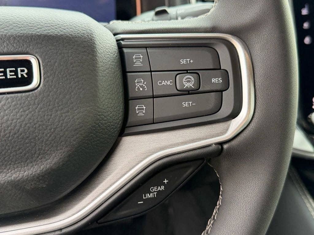 New 2026 Jeep Grand Wagoneer 4WD w/ Premium Group I image 19