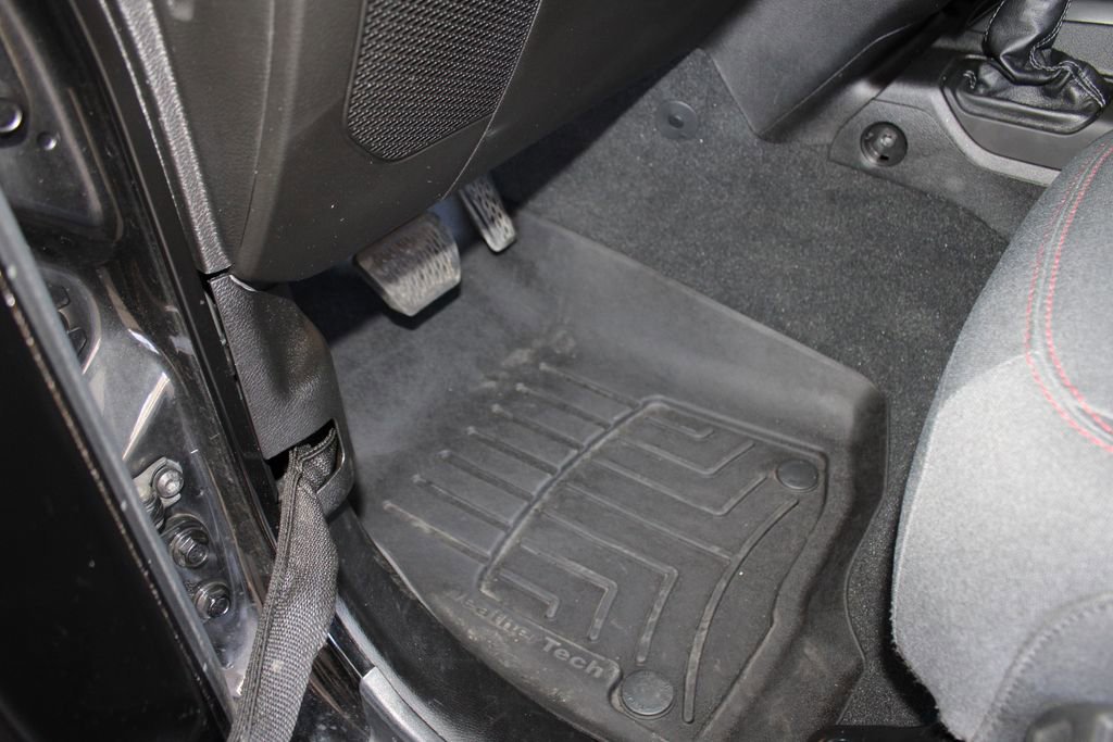 Used 2024 Jeep Gladiator Rubicon w/ Convenience Group image 23