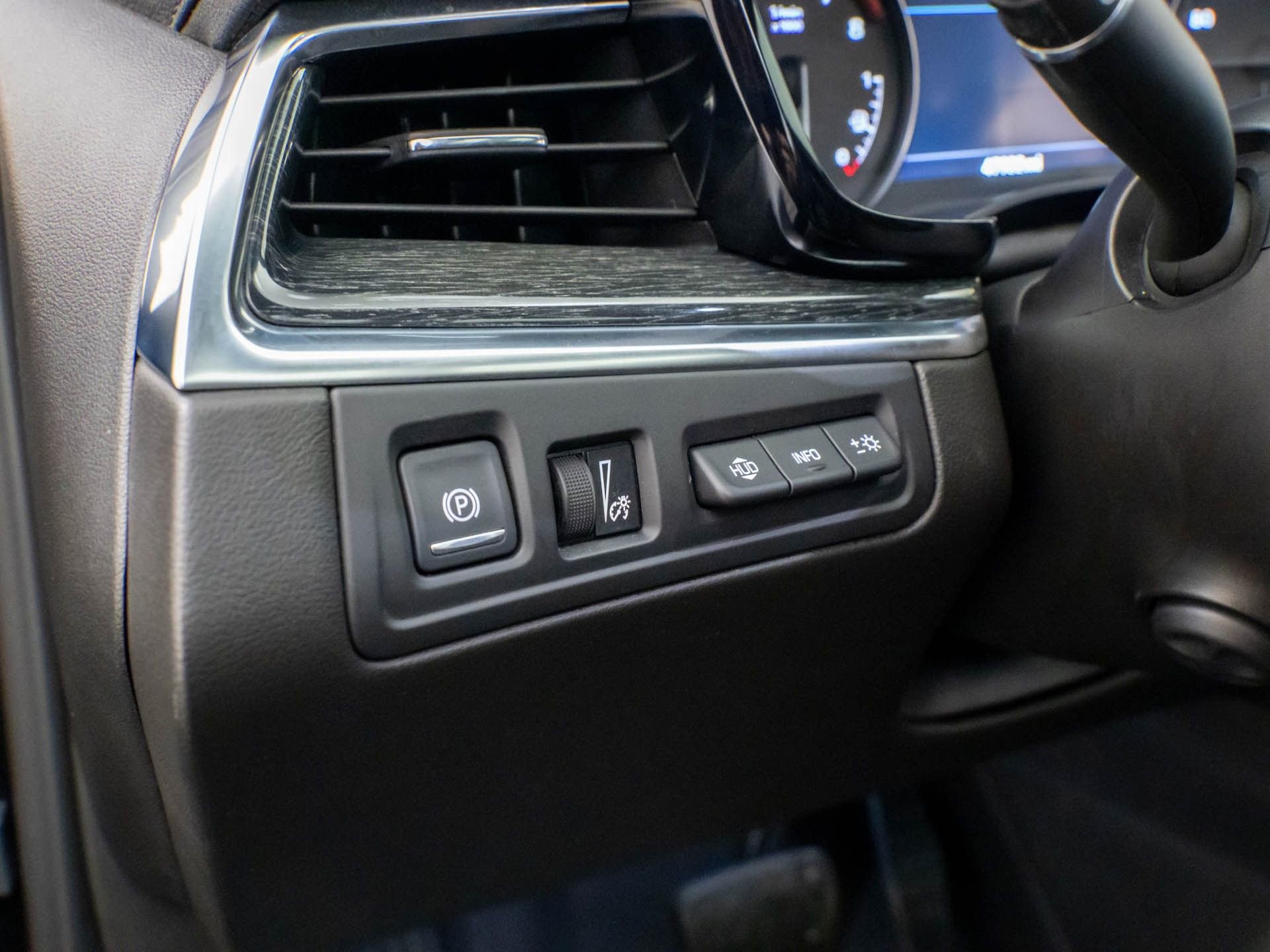 Certified 2022 Cadillac XT5 Premium Luxury w/ Technology Package image 21