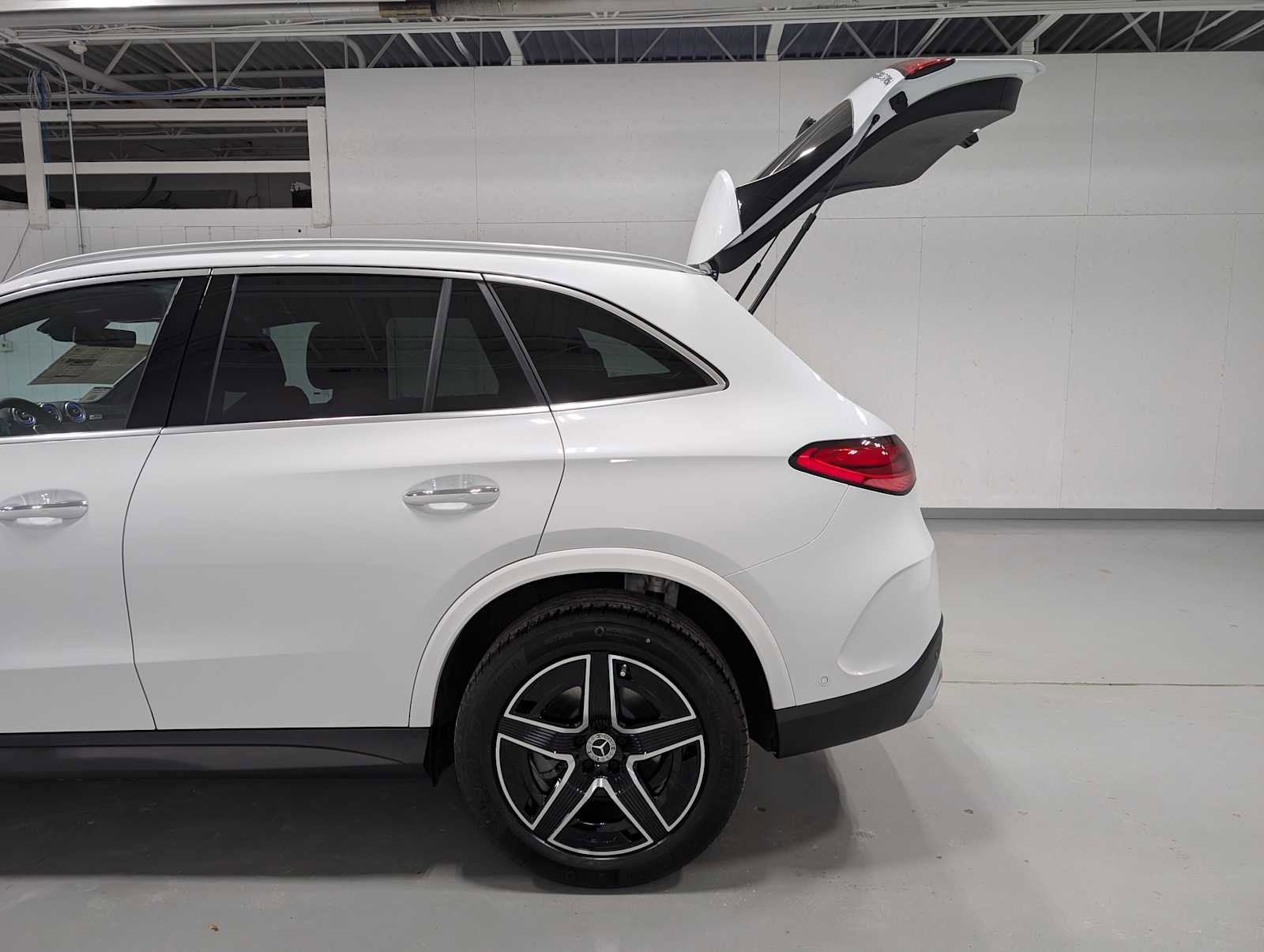 New 2026 Mercedes-Benz GLC 300 4MATIC image 9