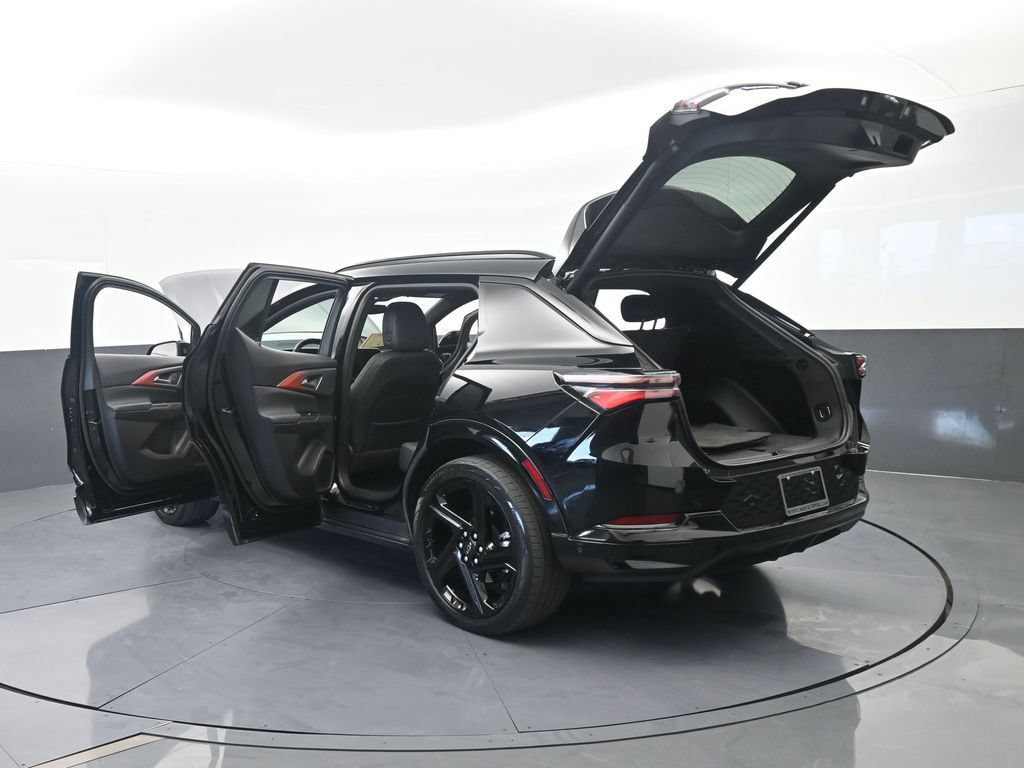 Used 2024 Chevrolet Equinox EV RS FWD image 78