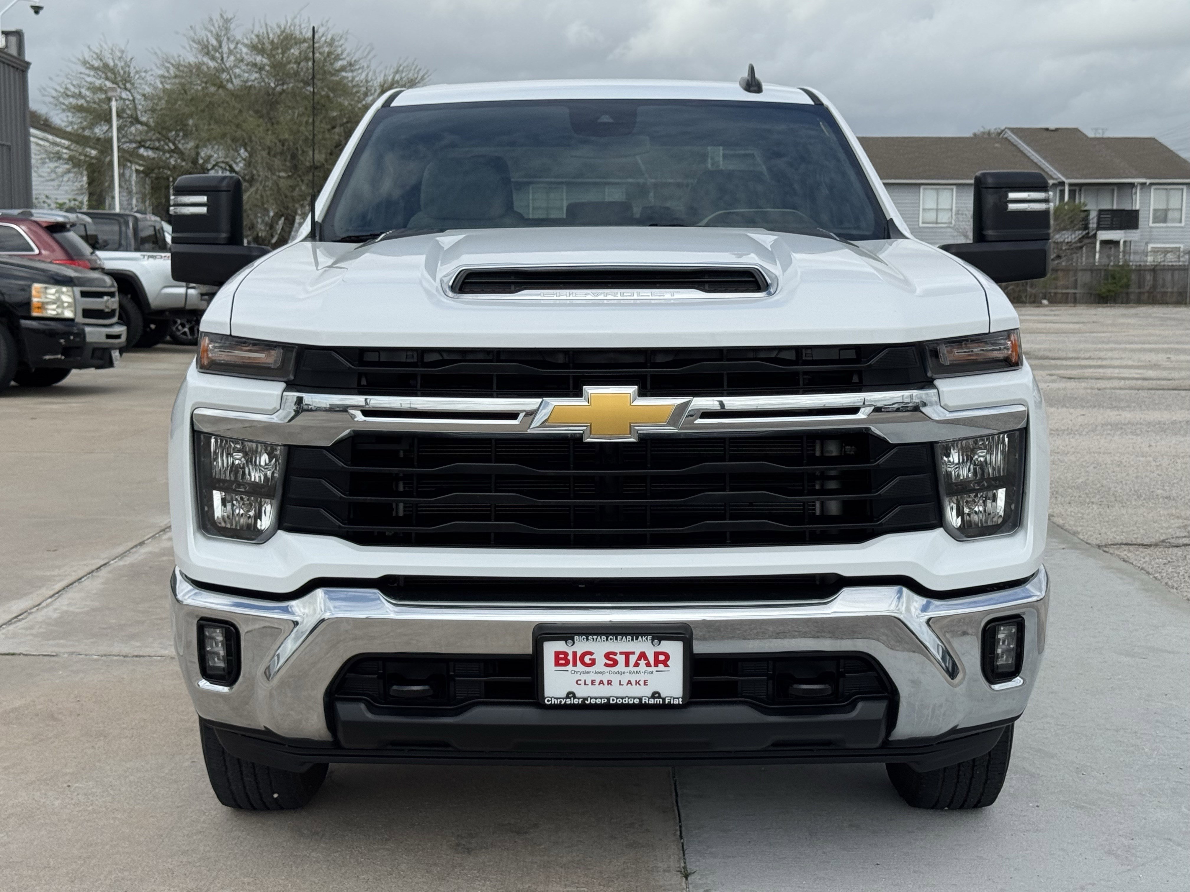 Used 2025 Chevrolet Silverado 2500 LT w/ Convenience Package AWD/4WD image 3