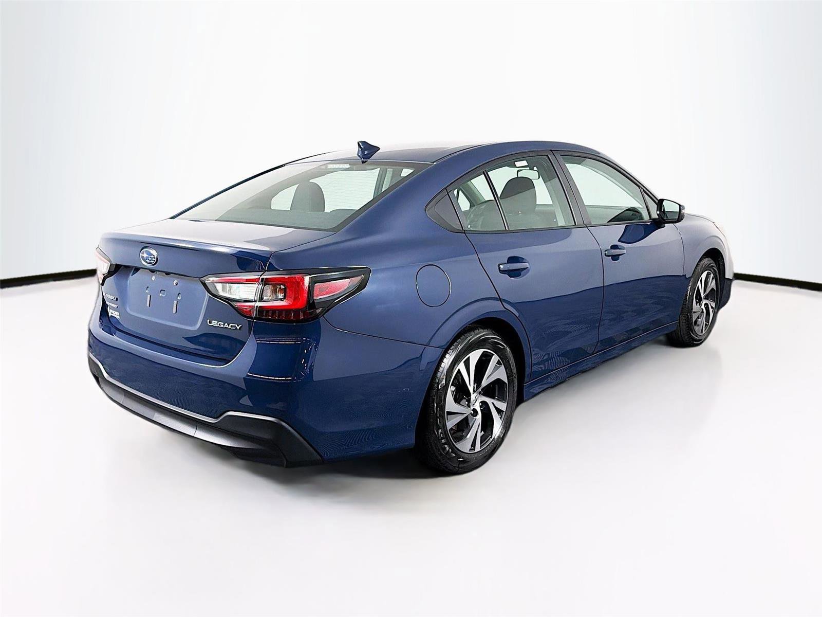 Used 2025 Subaru Legacy Premium AWD/4WD image 7