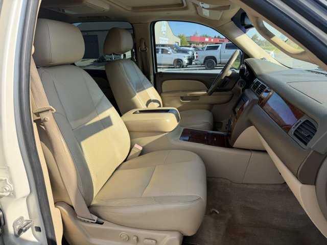 Used 2011 Chevrolet Avalanche LTZ RWD image 9