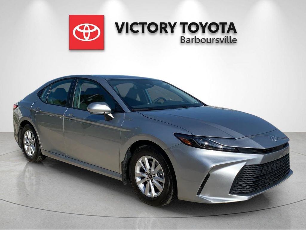 Used 2025 Toyota Camry LE w/ Convenience Package FWD image 5