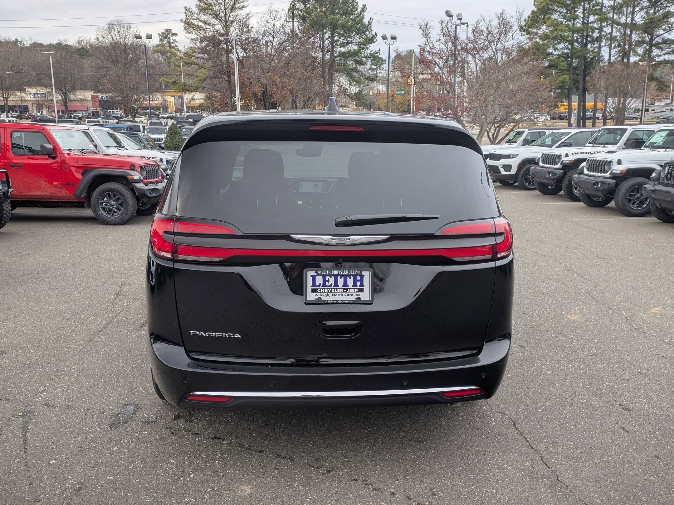 New 2026 Chrysler Pacifica Select image 6