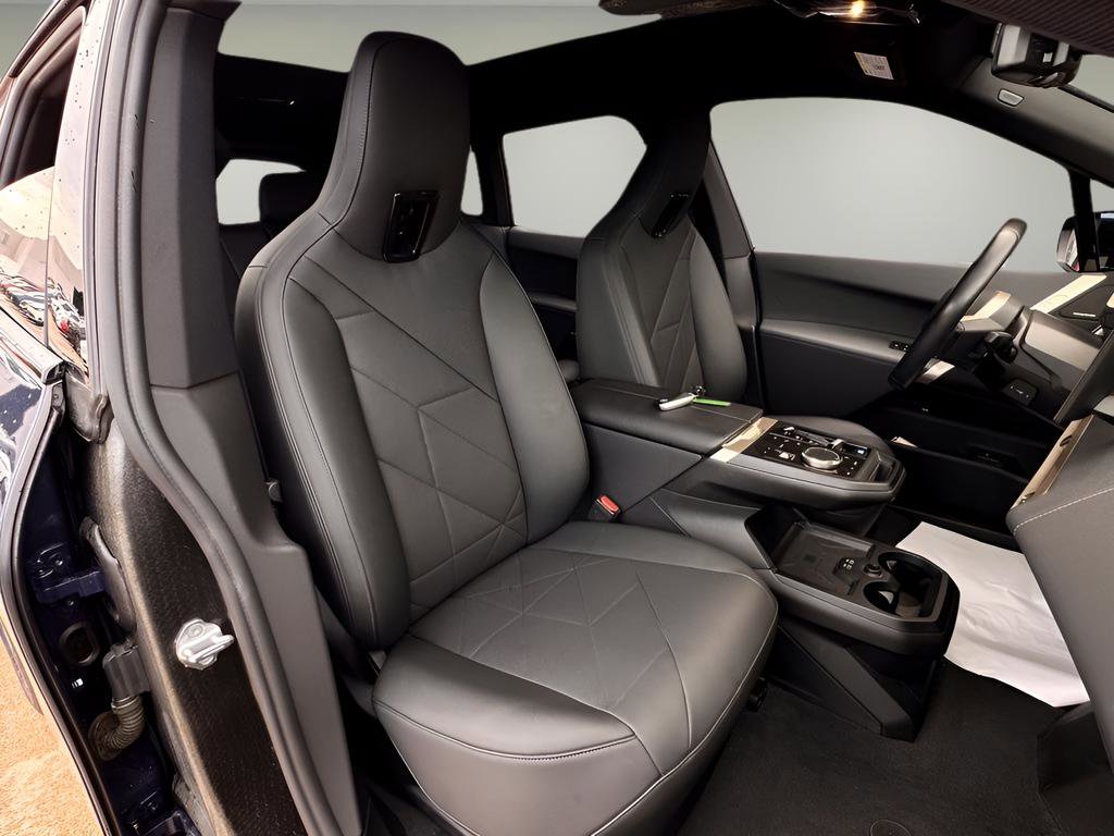 Used 2022 BMW iX xDrive50 w/ Convenience Package image 21