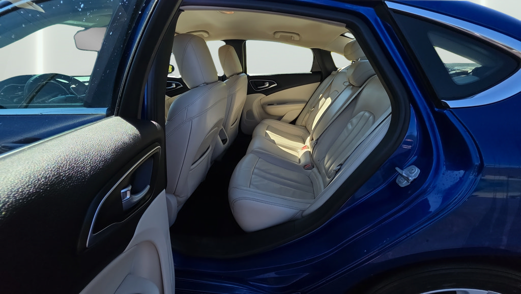 Used 2017 Chrysler 200 Limited Platinum FWD image 16