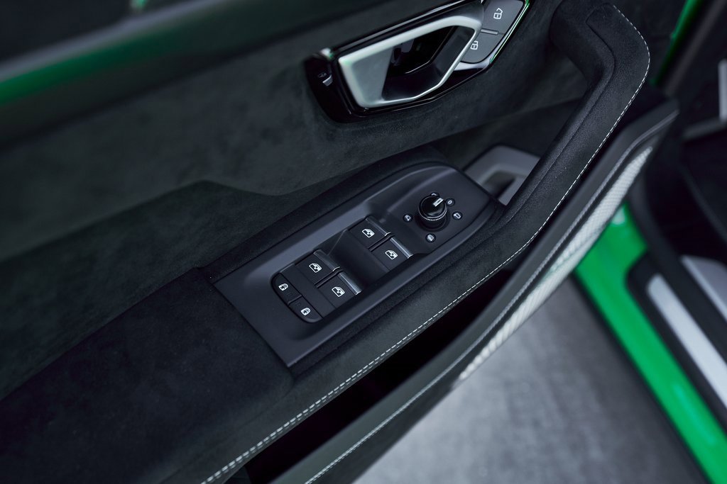 Used 2024 Lamborghini Urus Performante image 36