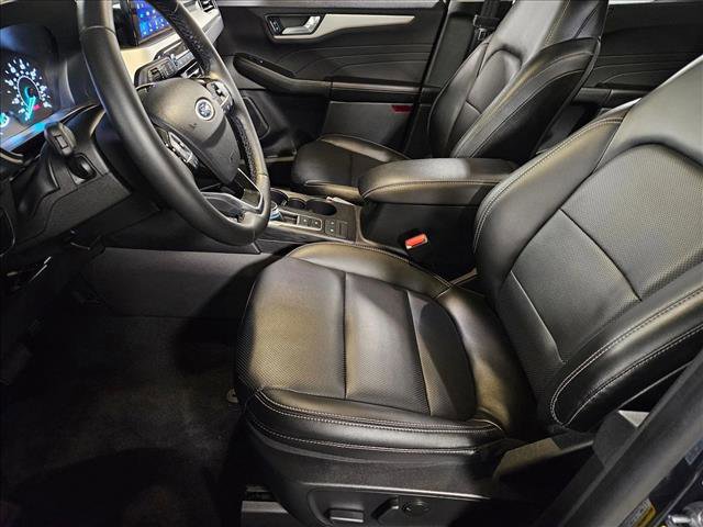Used 2022 Ford Escape SEL image 16