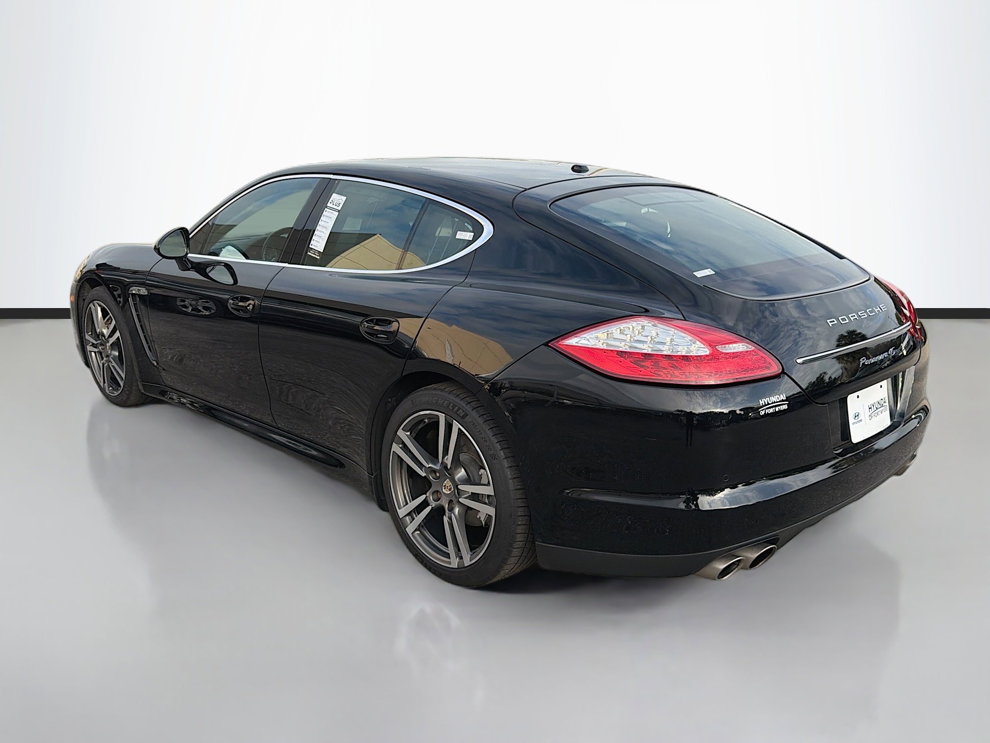 Used 2011 Porsche Panamera 4S image 5