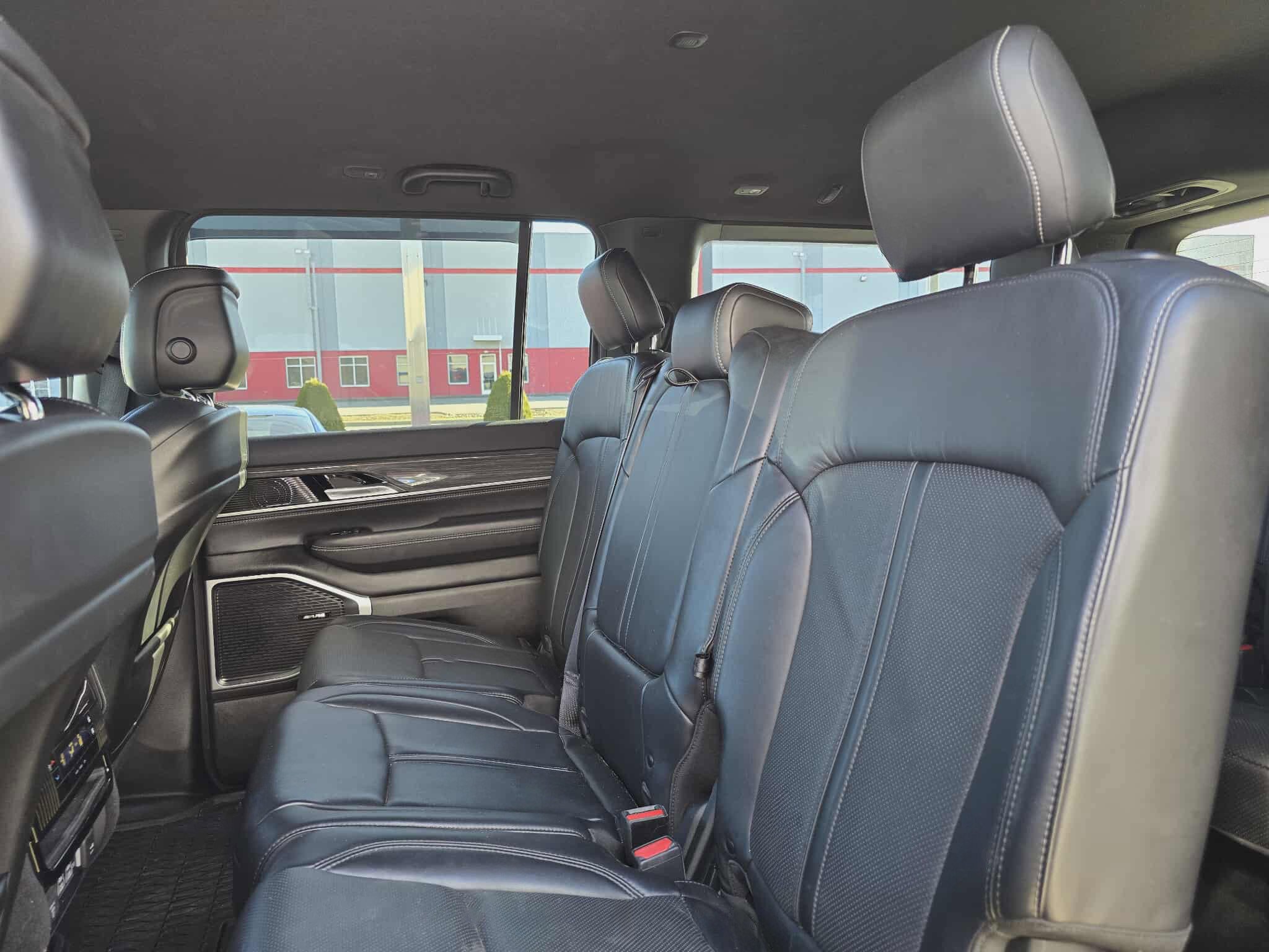 Used 2022 Jeep Wagoneer Series II image 13