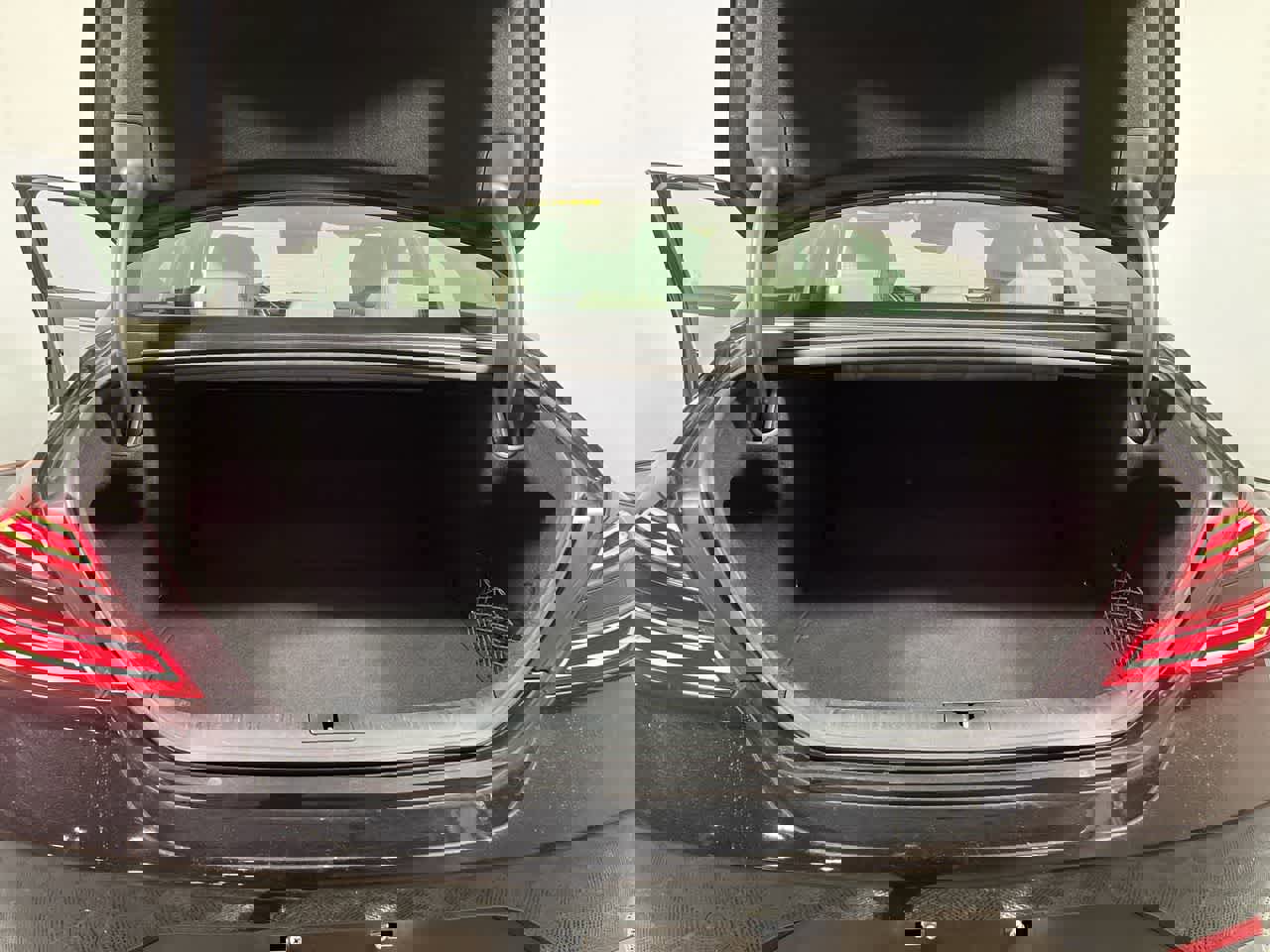 Used 2024 Genesis G70 2.5T image 27