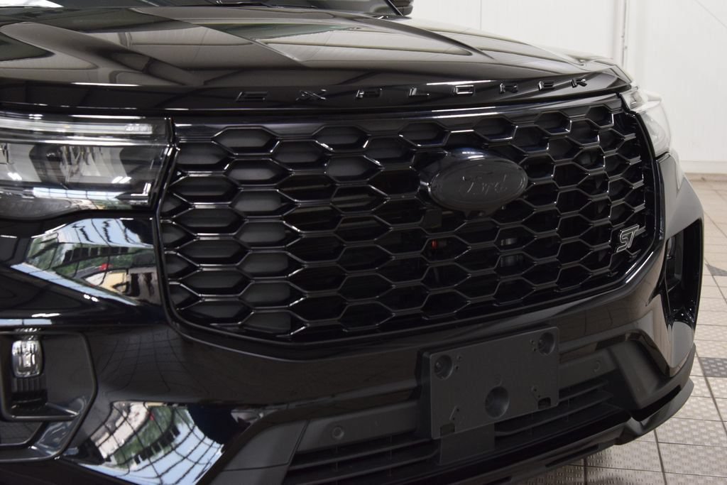 Used 2025 Ford Explorer ST w/ Sun And Sound Package AWD/4WD image 9