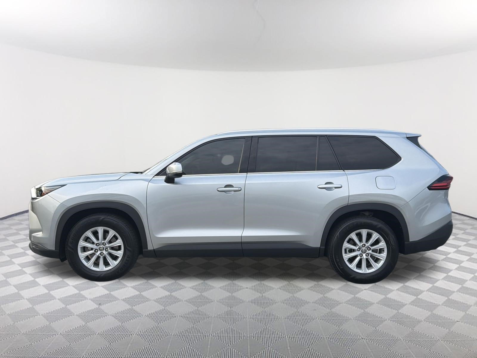 Certified 2025 Toyota Grand Highlander FWD image 13
