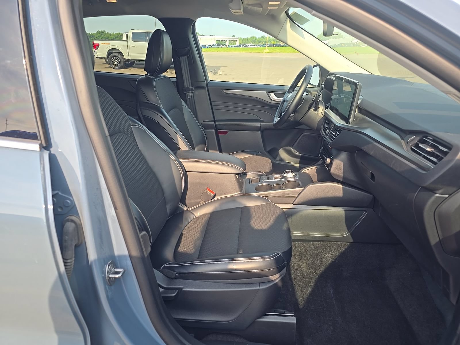 Used 2025 Ford Escape SE FWD image 15