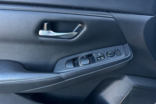 Used 2023 Nissan Sentra SV image 11