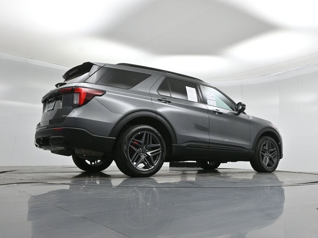 Used 2025 Ford Explorer ST-Line w/ ST-Line Street Pack image 50