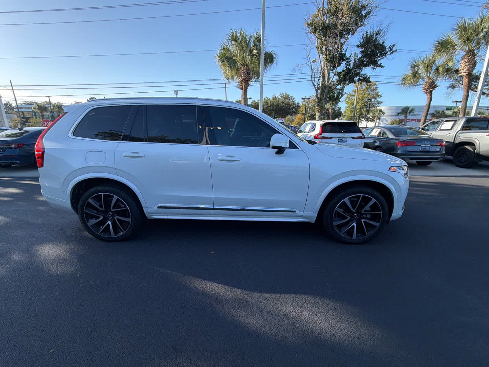 Used 2024 Volvo XC90 B6 Ultimate w/ Lounge Package AWD/4WD image 18