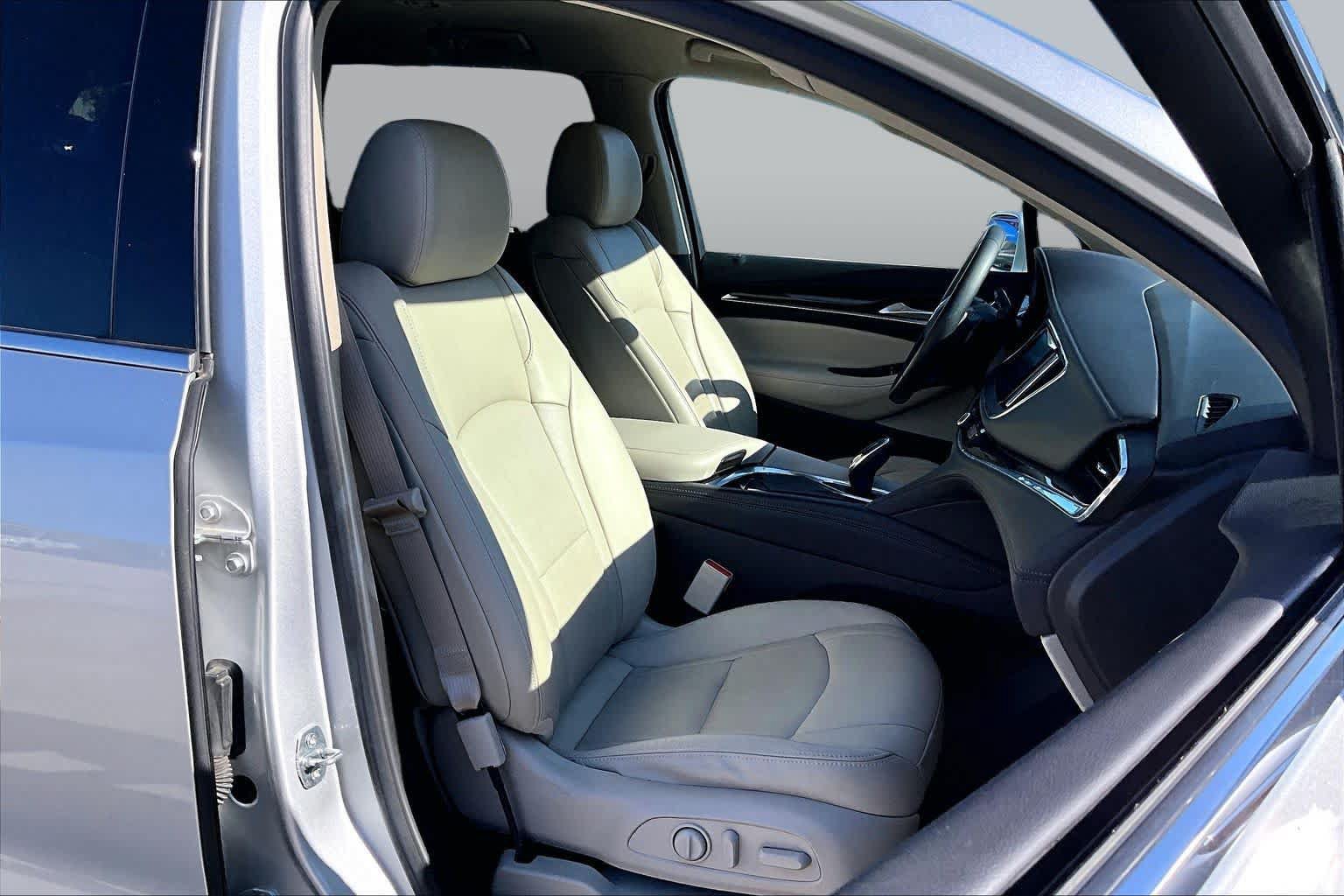 Used 2020 Buick Enclave Essence FWD image 9