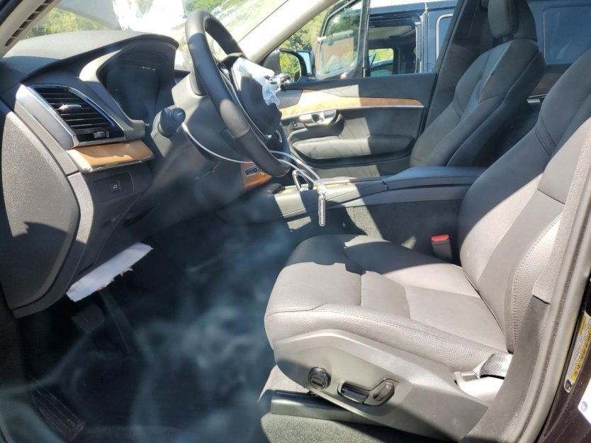 Used 2025 Volvo XC90 B6 Plus w/ Protection Package Premier image 6