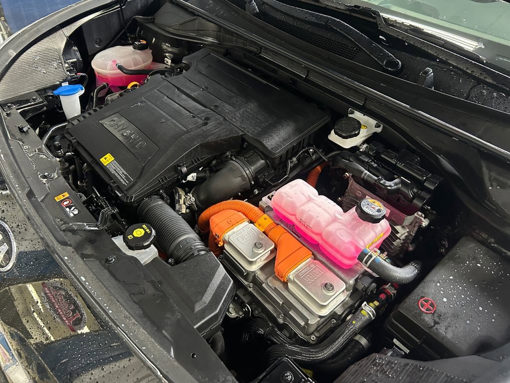 Used 2021 Kia Niro Touring image 30