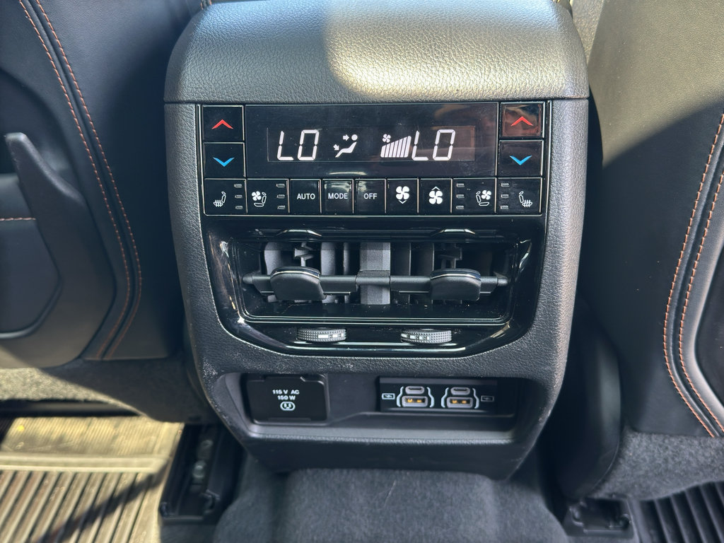 Used 2023 Jeep Grand Cherokee L Summit AWD/4WD image 6