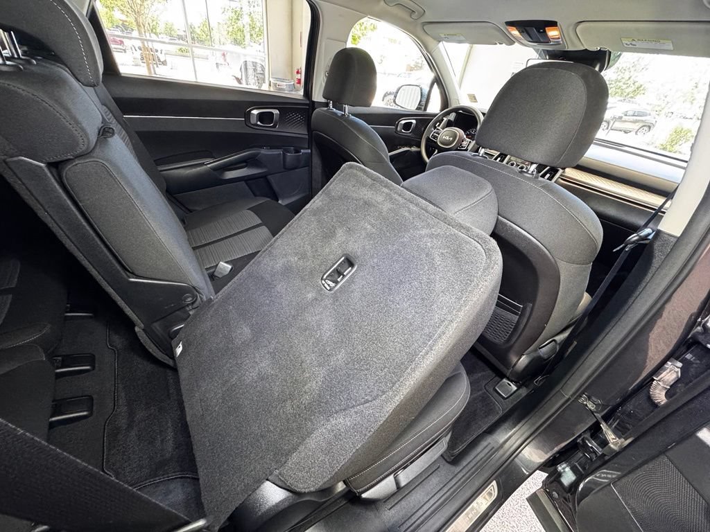 Used 2023 Kia Sorento LX AWD/4WD image 54