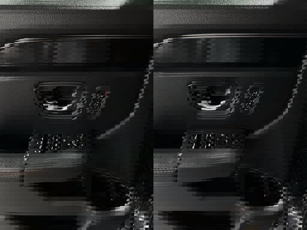 Used 2023 Honda Pilot TrailSport image 23