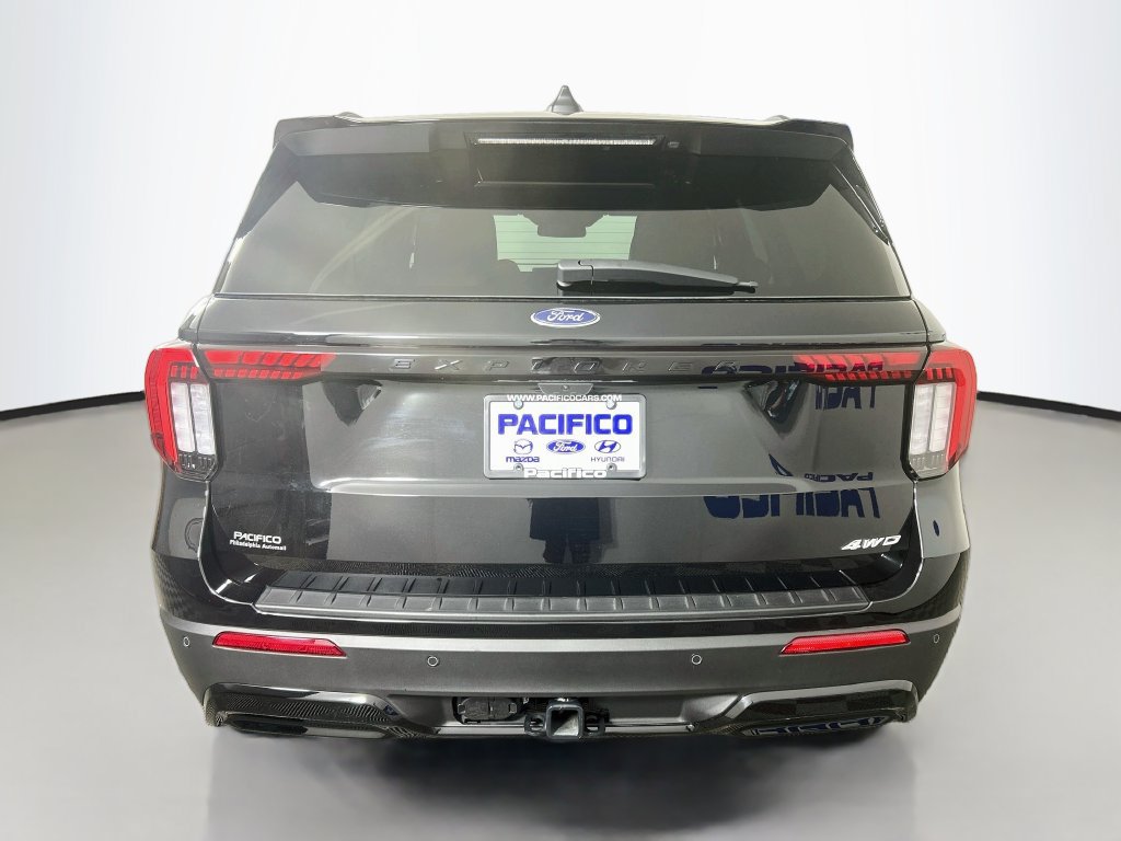 Used 2026 Ford Explorer ST-Line w/ ST-Line Street Pack AWD/4WD image 9