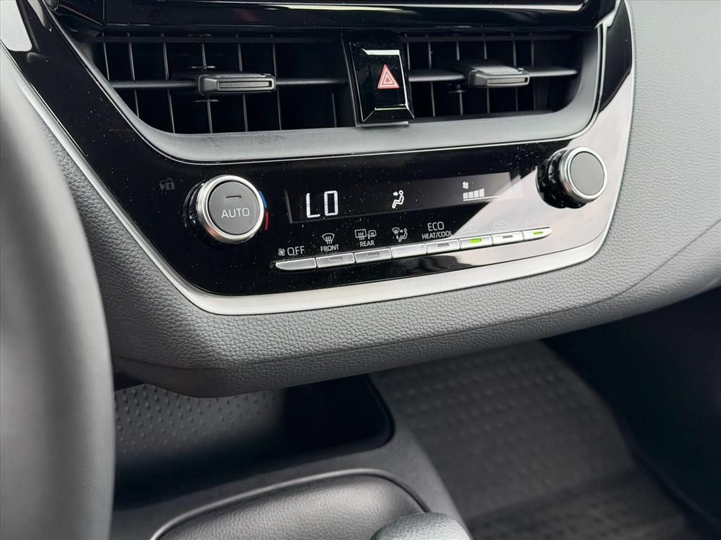 Used 2026 Toyota Corolla SE FWD image 19