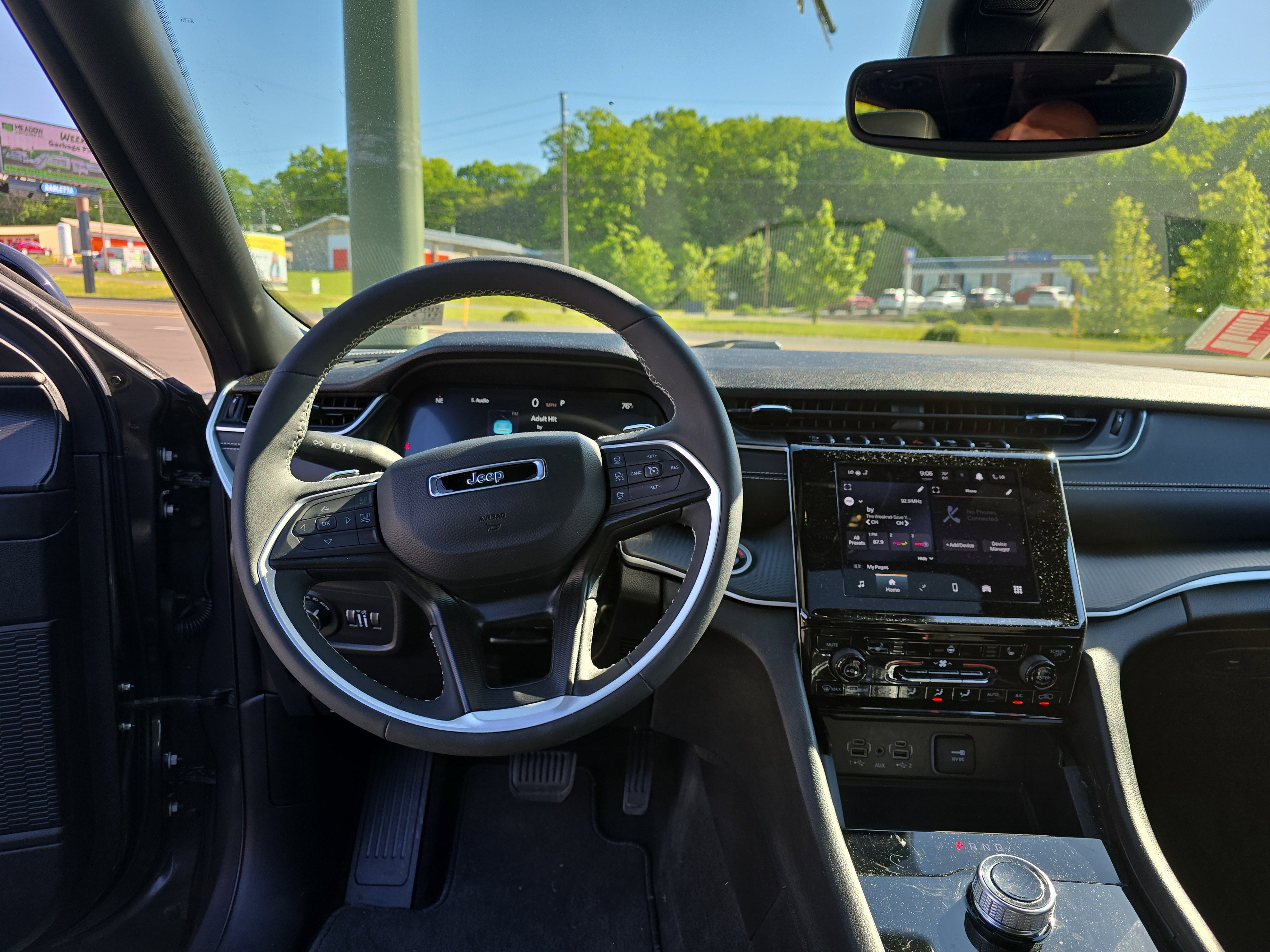 Used 2024 Jeep Grand Cherokee Altitude AWD/4WD image 16