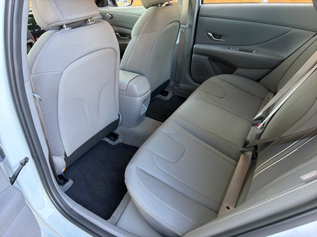 Used 2026 Hyundai Elantra Sport FWD image 27