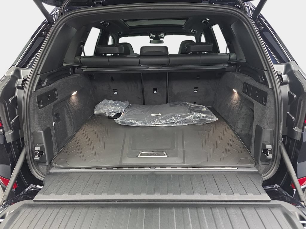 New 2026 BMW X5 xDrive50e w/ M Sport Package AWD/4WD image 12