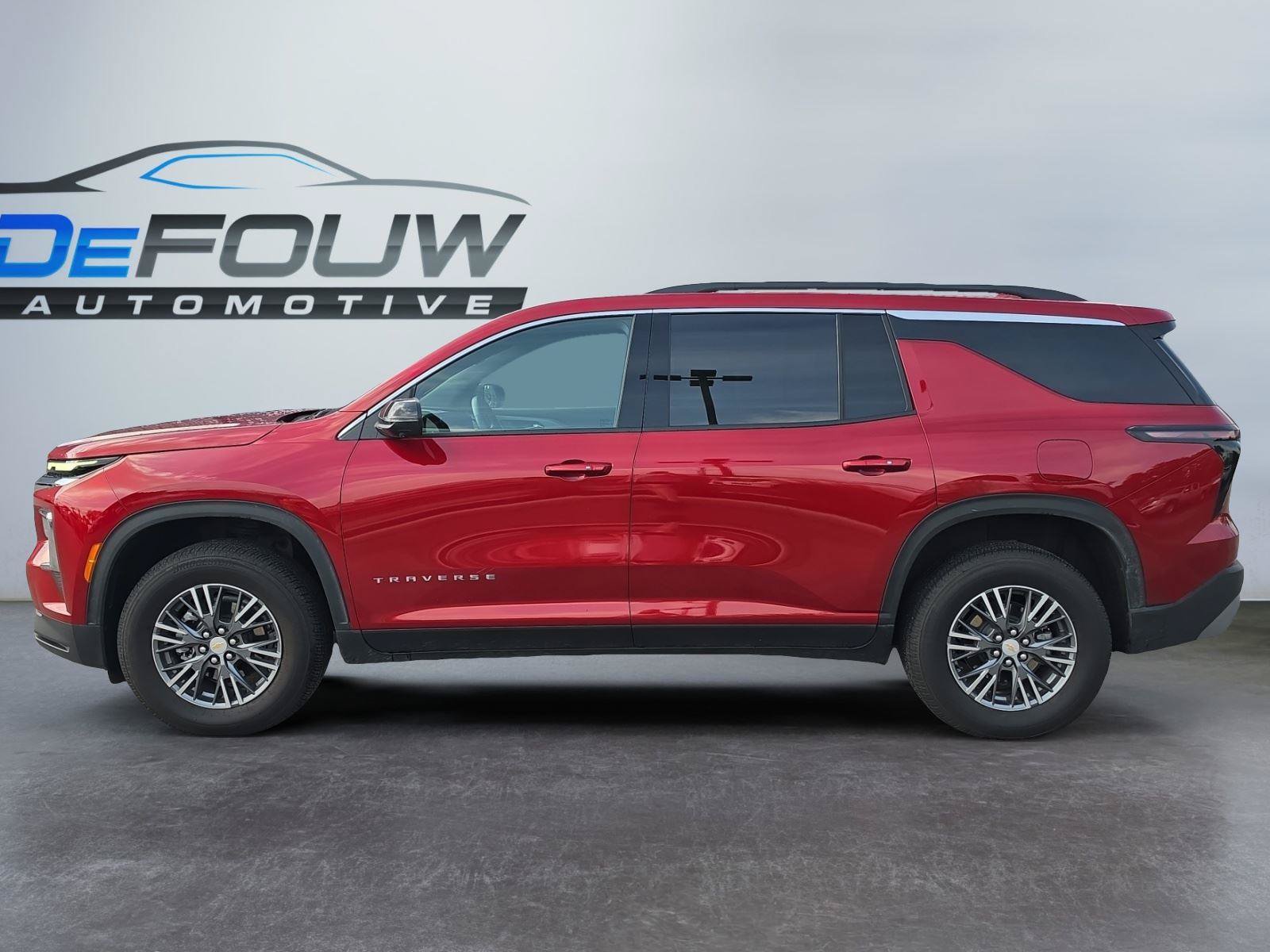 Used 2026 Chevrolet Traverse LT w/ Driver Confidence Package AWD/4WD image 6