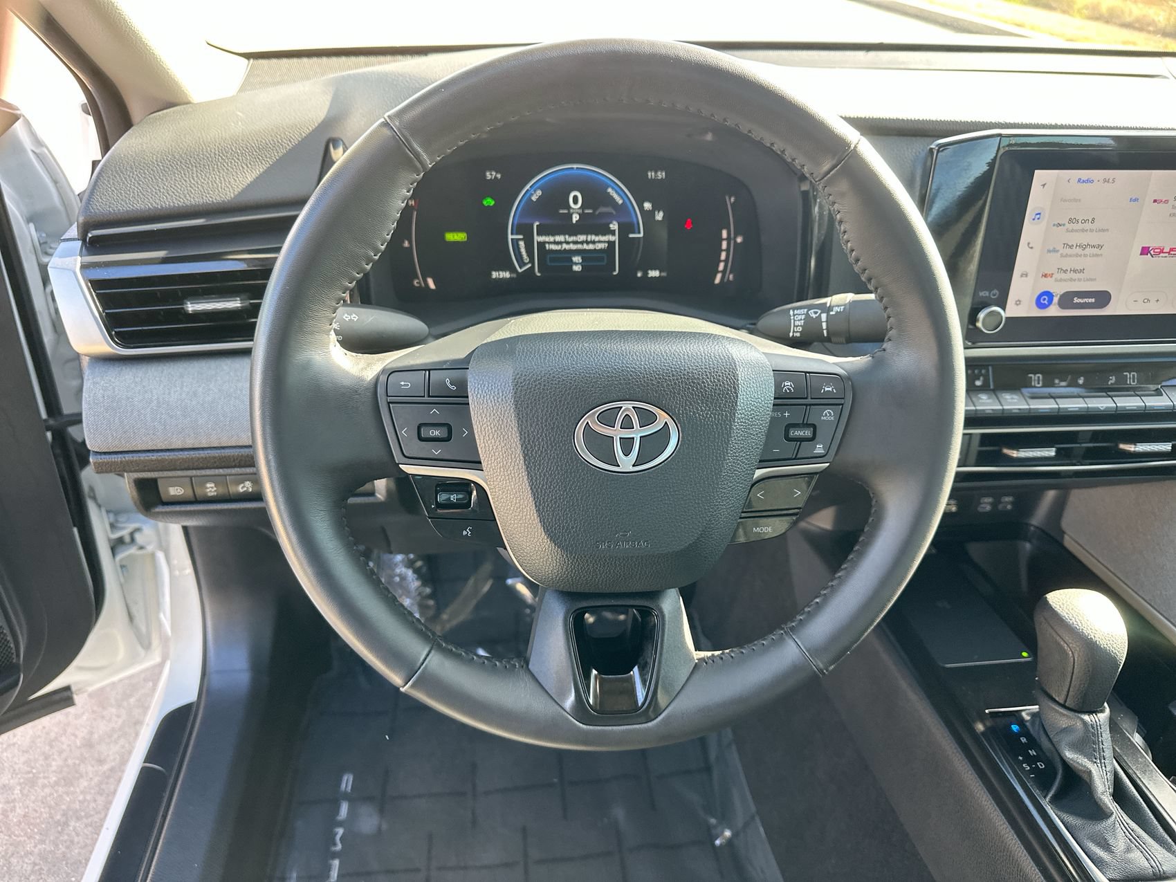 Used 2025 Toyota Camry LE w/ Convenience Package FWD image 14