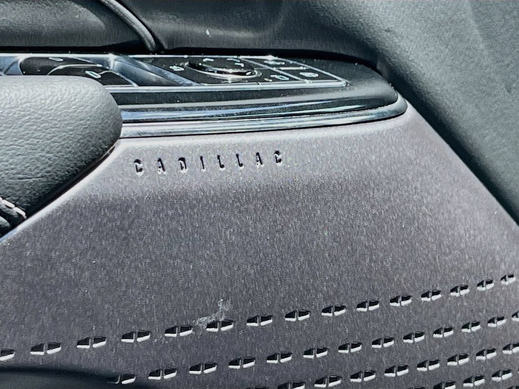 Used 2025 Cadillac Lyriq Luxury AWD/4WD image 19