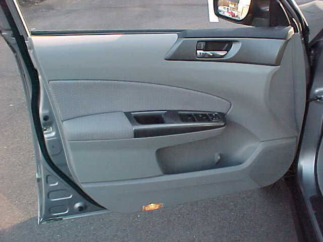 Used 2011 Subaru Forester 2.5X Premium w/ All-Weather Pkg image 15