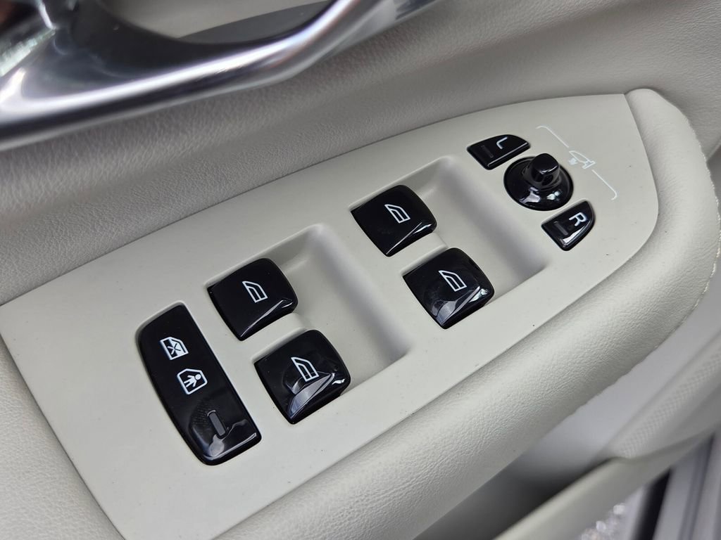 Used 2023 Volvo XC90 B6 Ultimate image 33