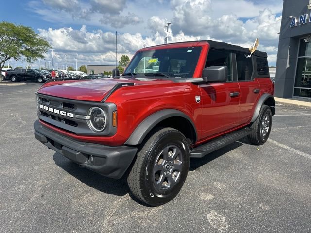 Used 2022 Ford Bronco Big Bend image 2