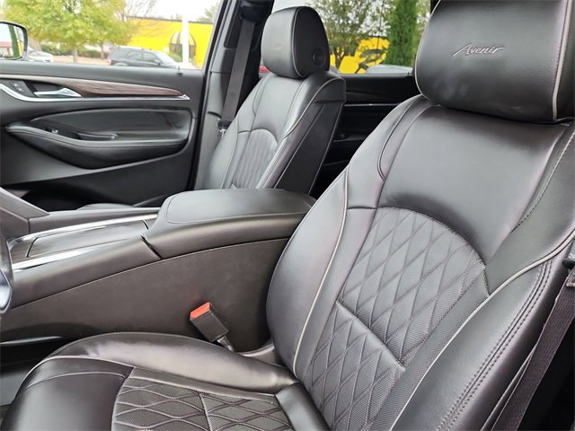 Used 2023 Buick Enclave Avenir w/ Avenir Technology Package image 13