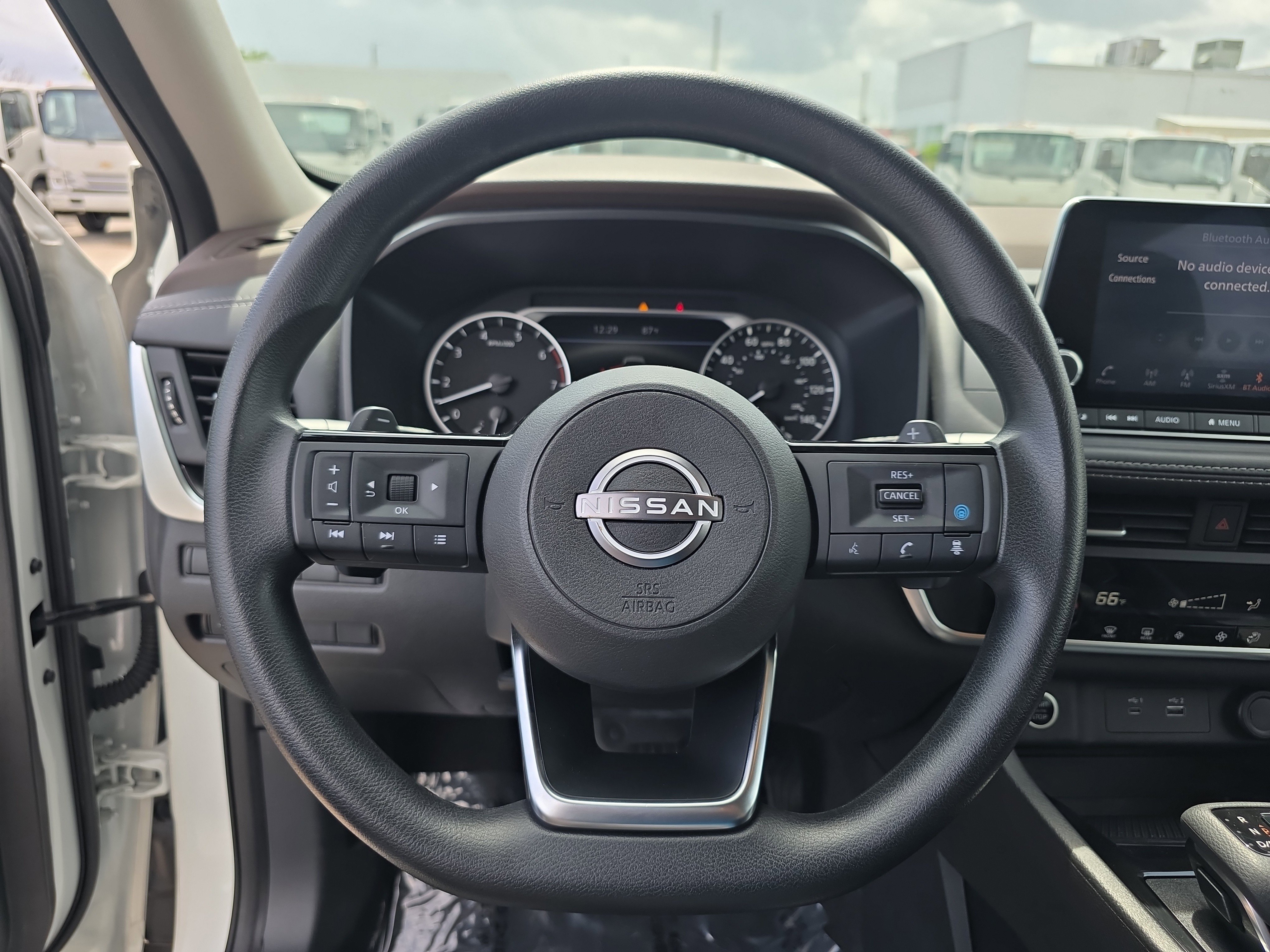 Used 2023 Nissan Rogue SV image 29