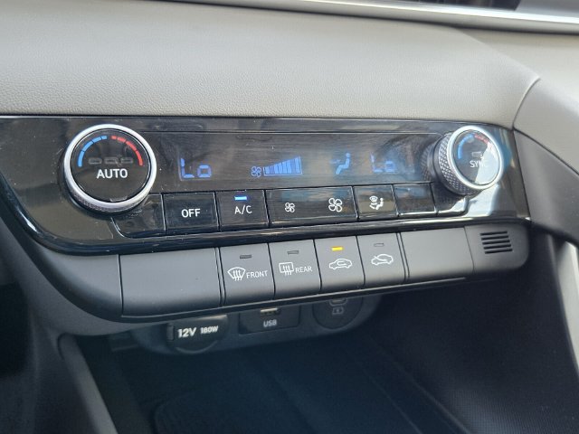Used 2025 Hyundai Elantra Sport FWD image 16