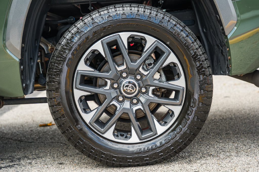 Used 2023 Toyota Tundra Limited AWD/4WD image 15
