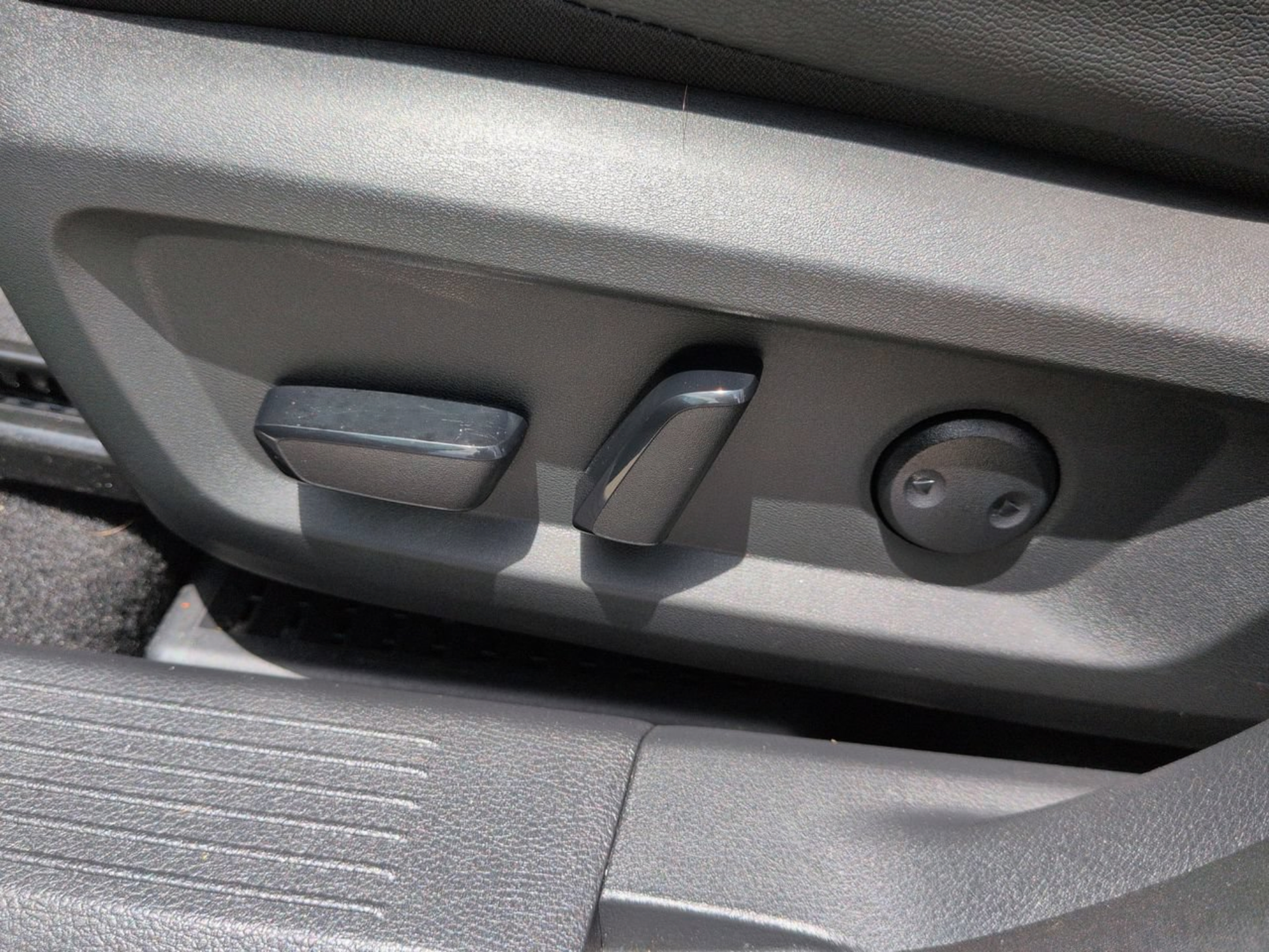 Used 2023 Nissan Rogue SL w/ SL Premium Package FWD image 22